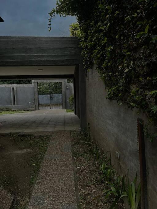 Casa De Huespedes La Escondida